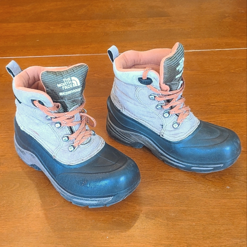 Boys North face Insulated Winter Snow Boots Size 3y